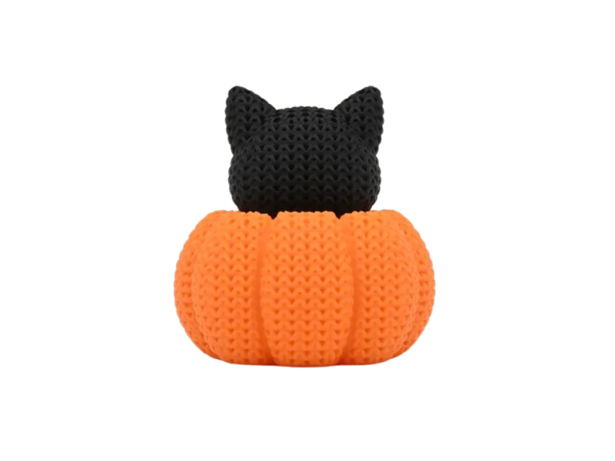 Knitted Pumpkin with Cat